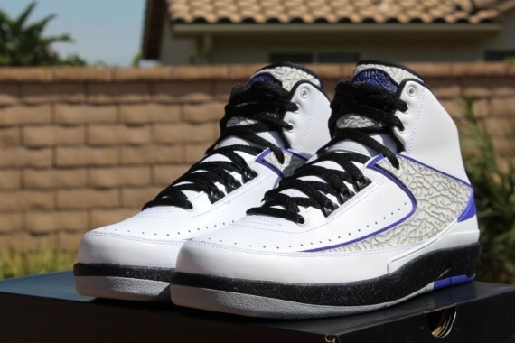 air-jordan-2-dark-concord-available-early-on-ebay-10-570x380