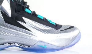 nike-chuck-posite-metallic-silver-black-05