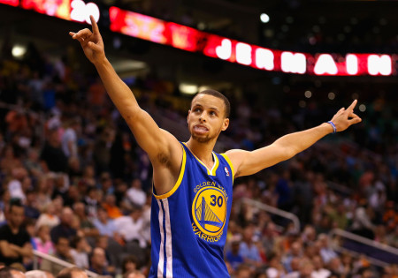 steph-curry-breaks-record-1