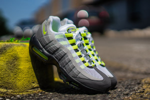 nike-air-max-95-og-neon-release-date-reminder-02