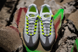 nike-air-max-95-og-neon-release-date-reminder-03