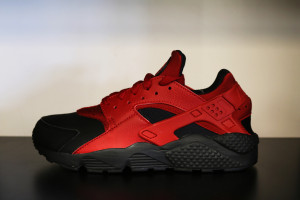 Nike Air Huarache Run Premium - 704830-006 - Black:Gym Red