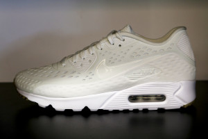 Nike Air Max 90 Ultra Breathe Trainers - 725222-100 - Summit White