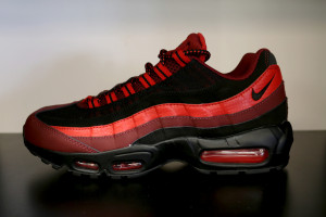 Nike Air Max 95 Essential - 749766-600 - Team Red:University Red:Black