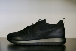 Nike Roshe Flyknit Shoe - 816531-001- Black