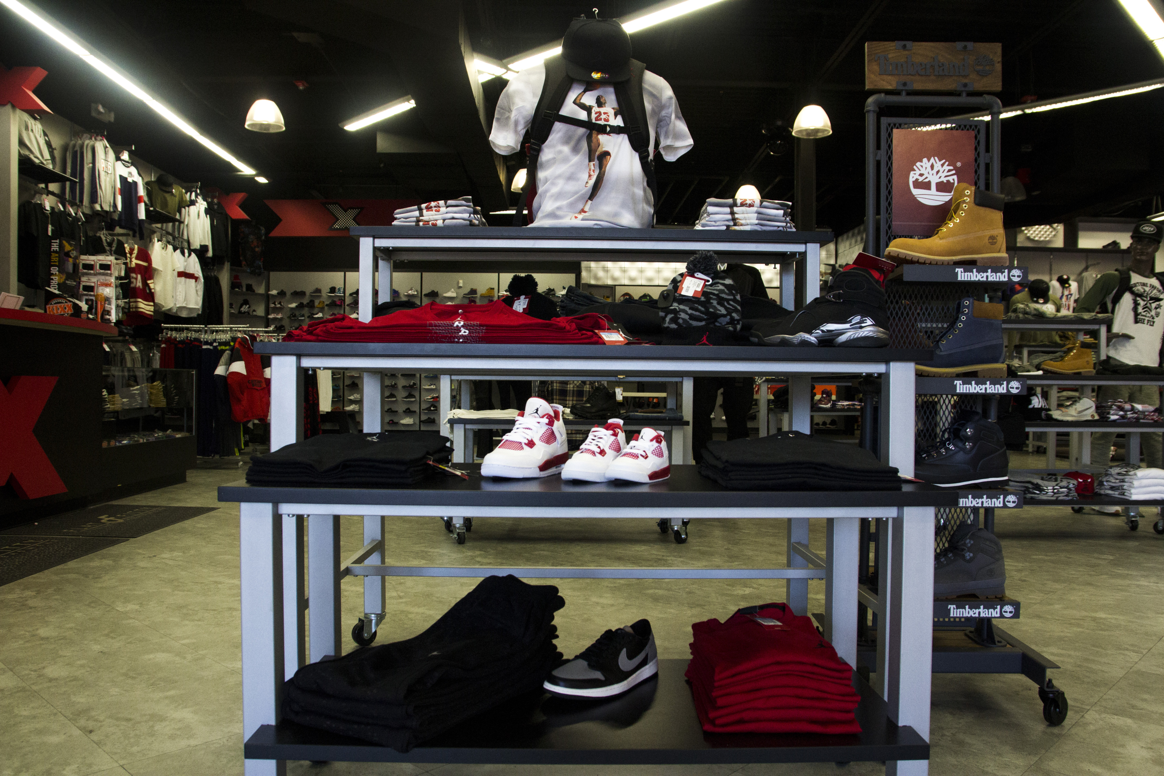 Store 2 - V