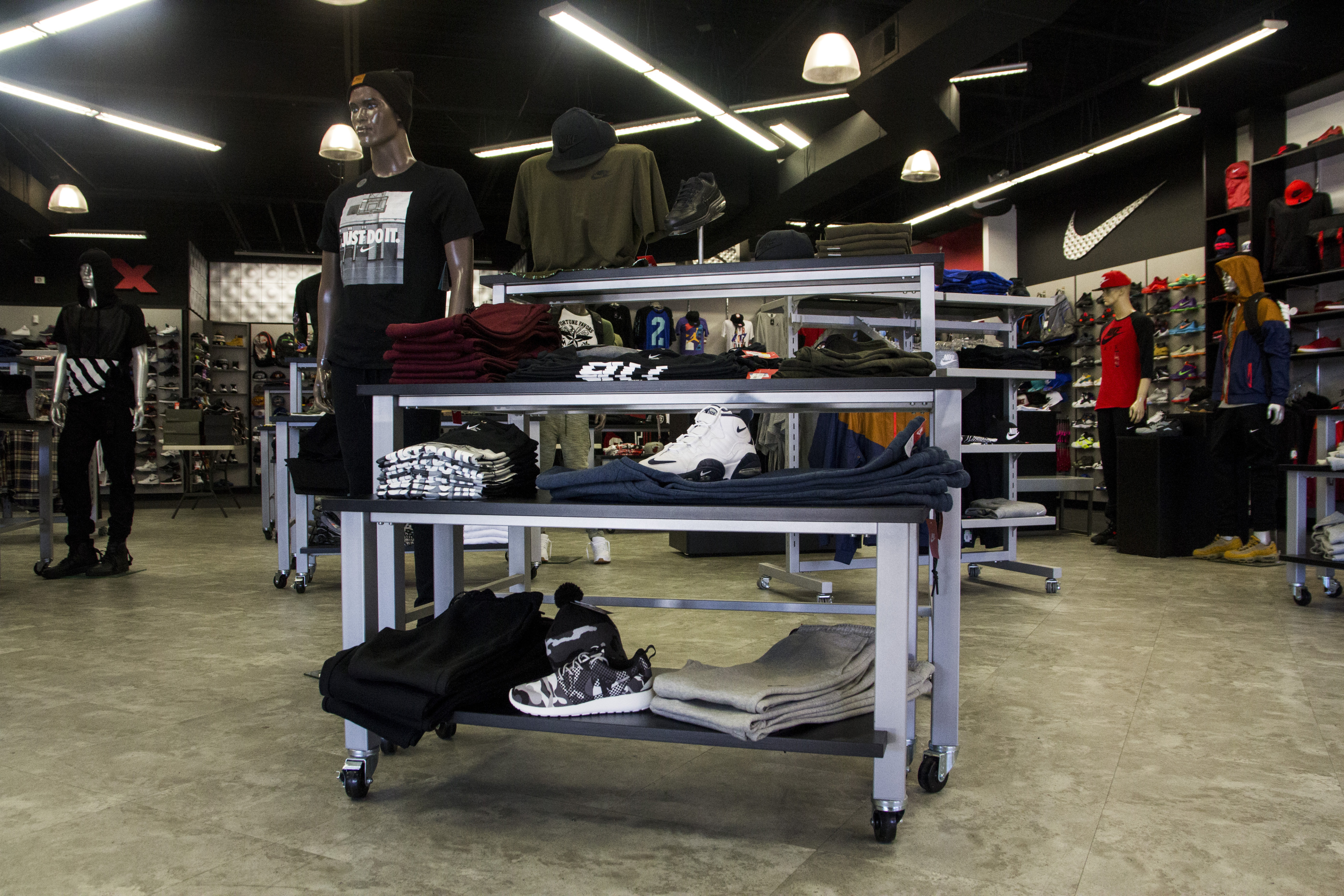 Store 2 - VI