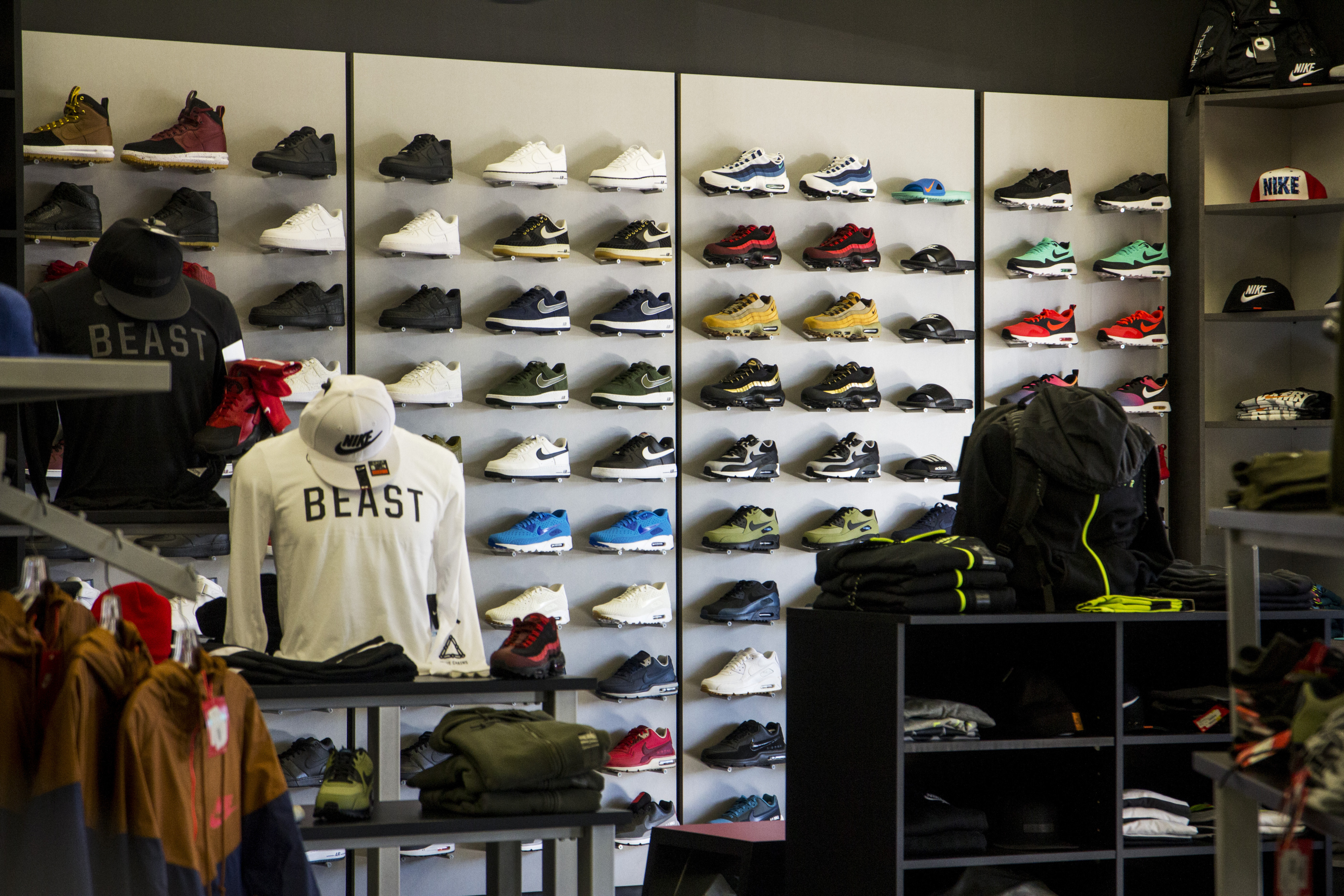 Store 2 - XIX