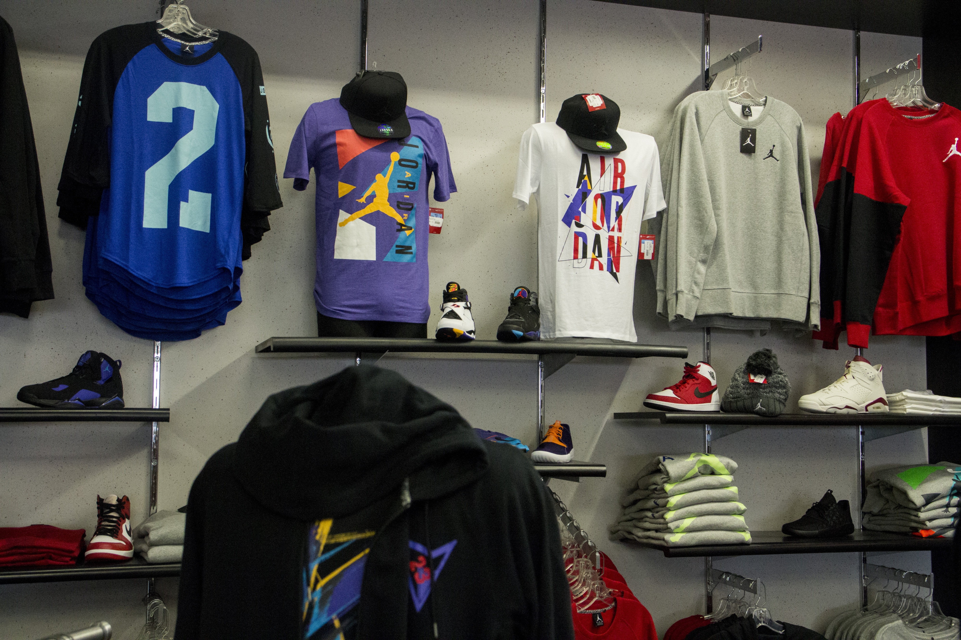 Store 2 - XV