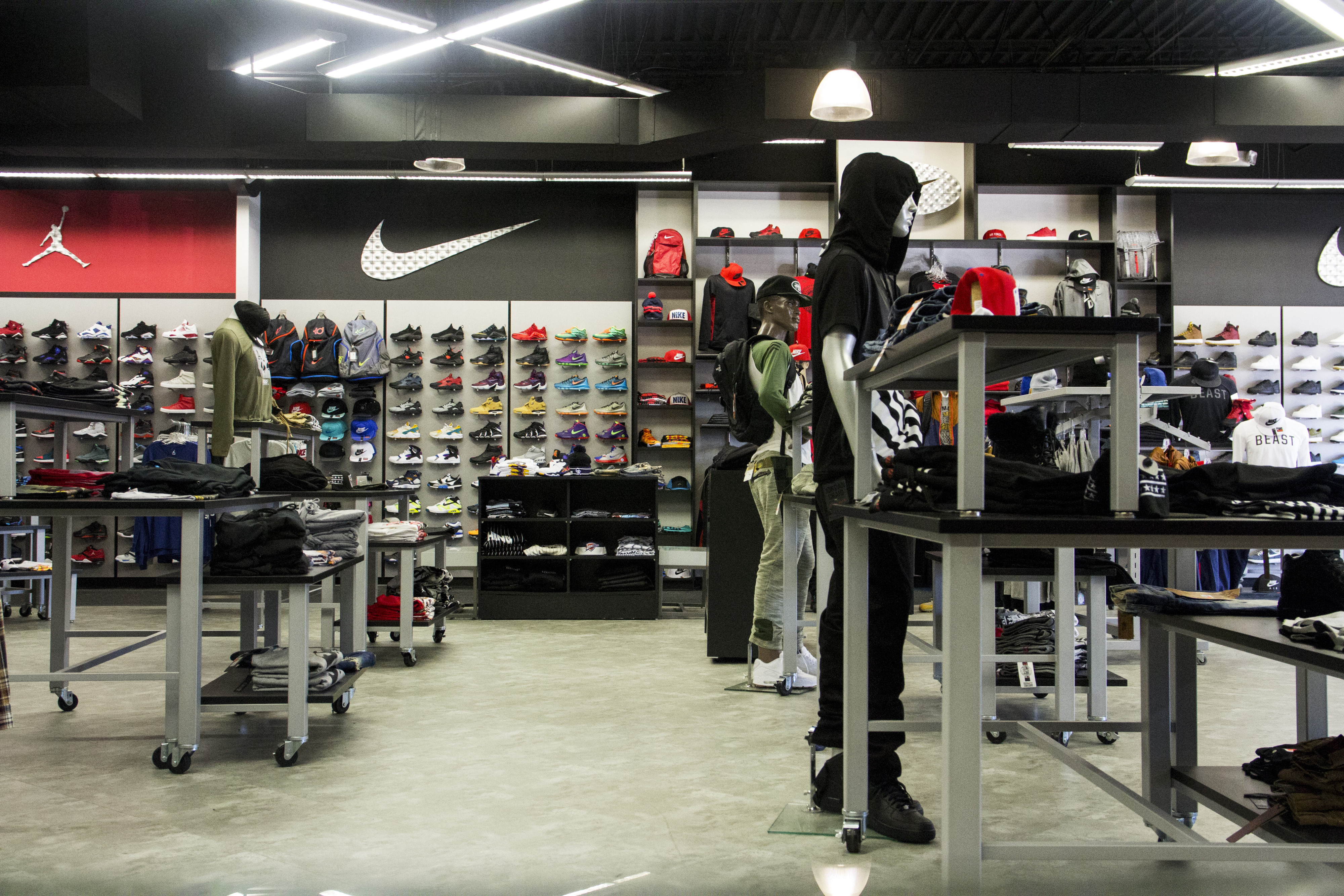 Store 2 - XVI