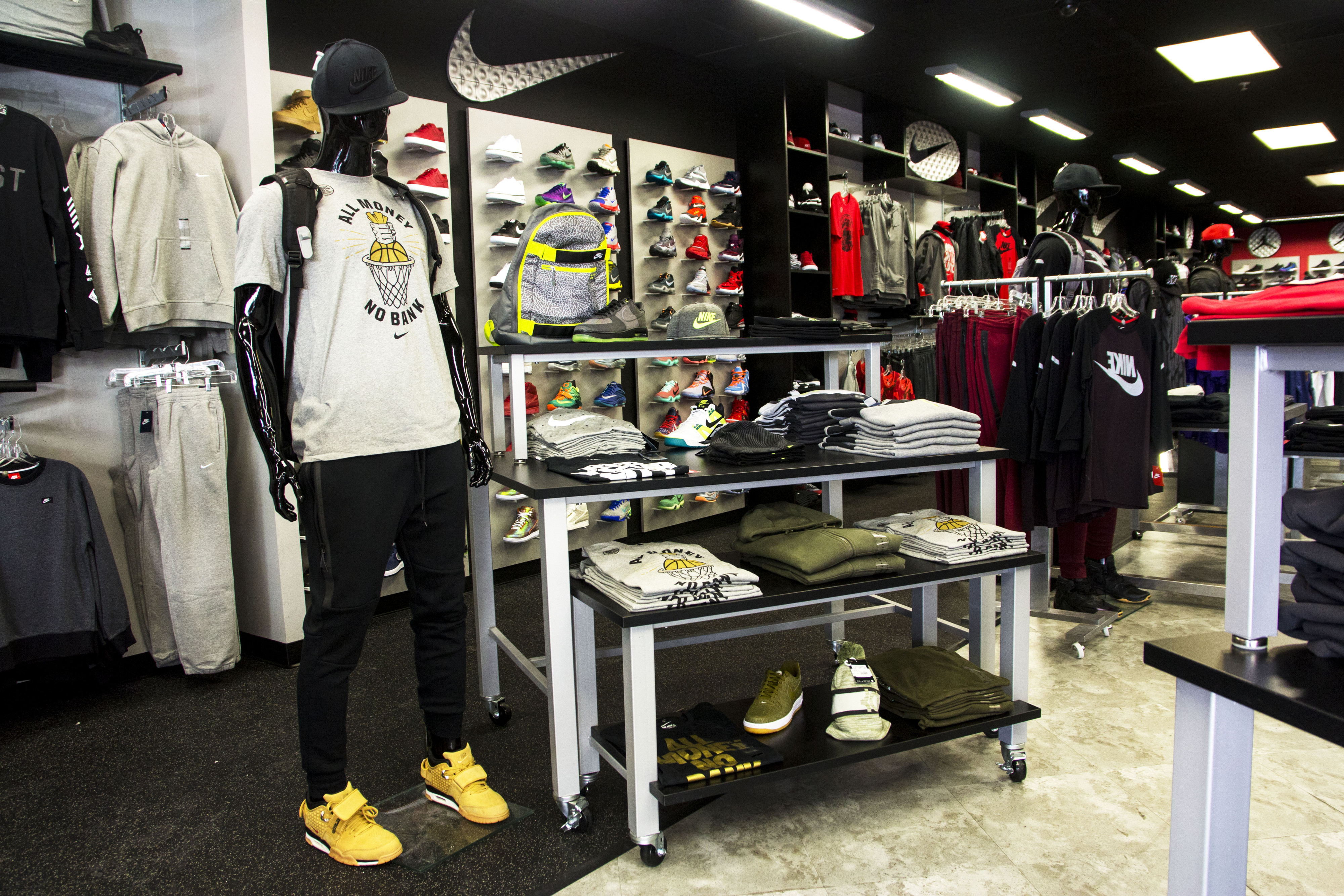 Store 22 - XII