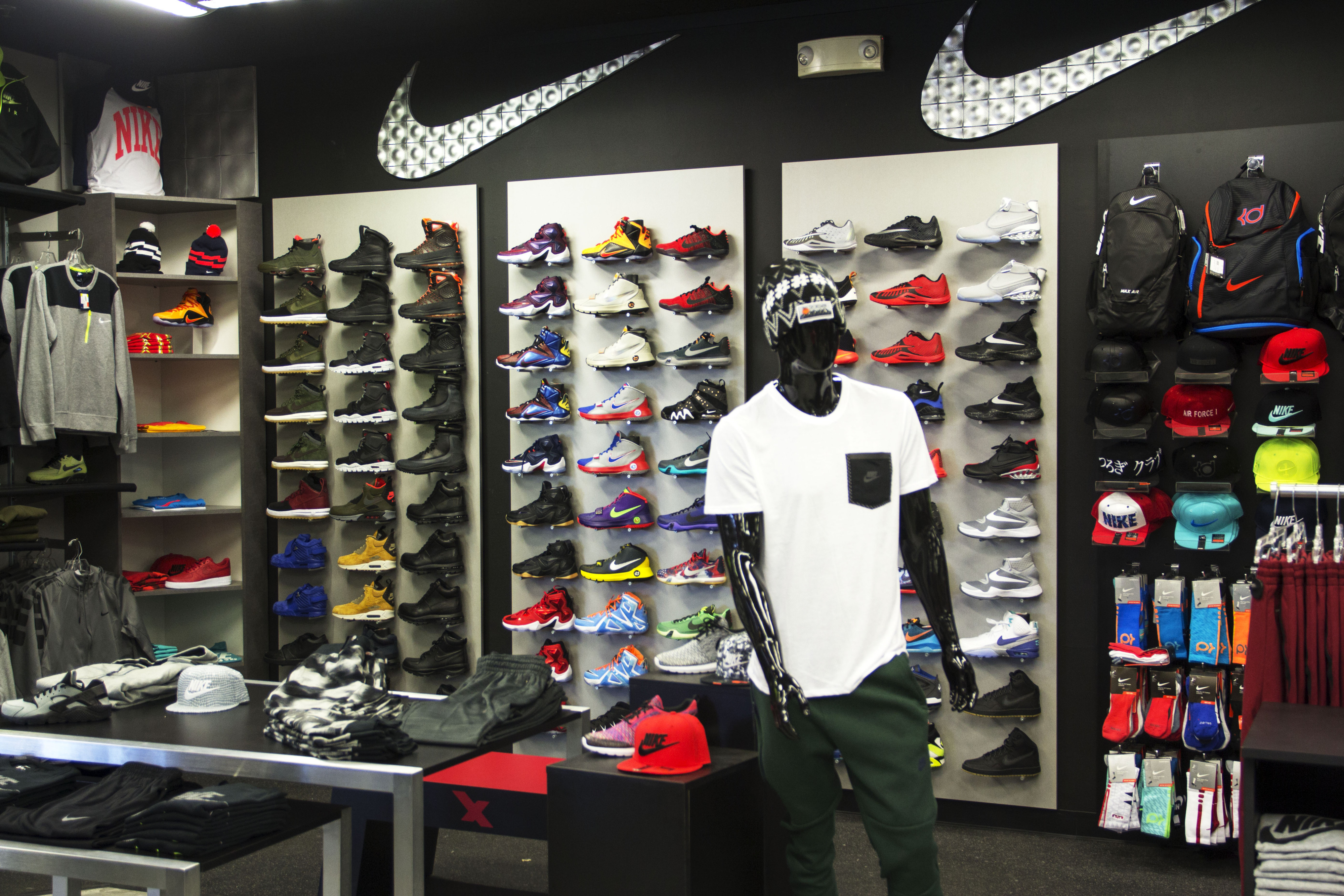 Store 4 - 1